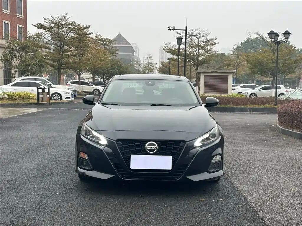 Nissan Nissan Altima 2020 Facelift 2.0L XL Upper Intelligent Driving Edition 2020 - thumbnail 2
