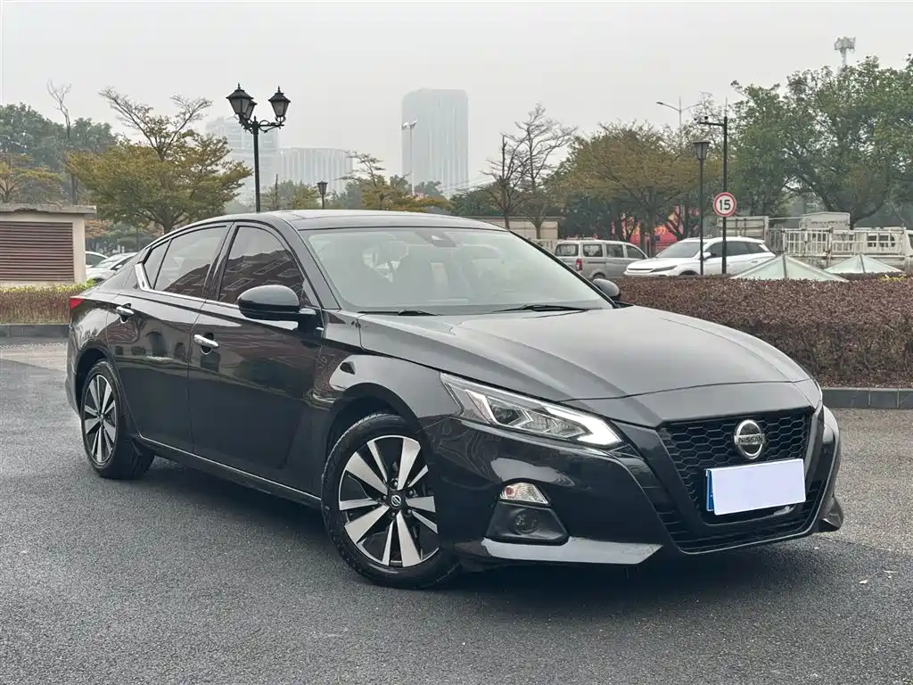 Nissan Nissan Altima 2020 Facelift 2.0L XL Upper Intelligent Driving Edition 2020 - thumbnail 3