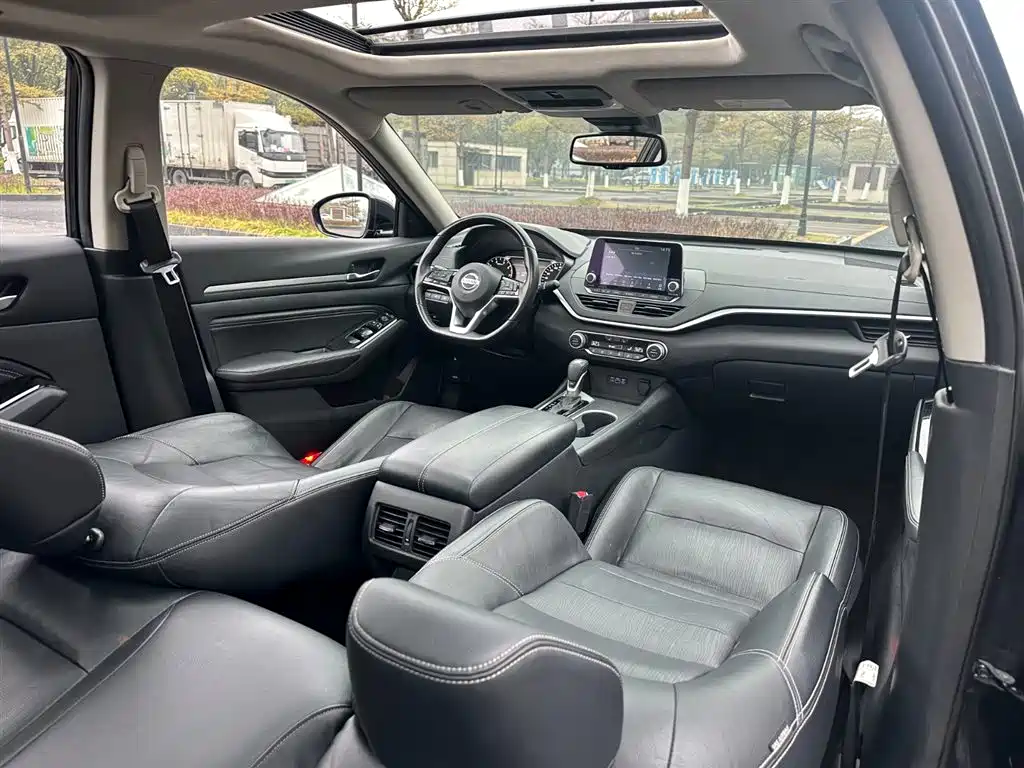 Nissan Nissan Altima 2020 Facelift 2.0L XL Upper Intelligent Driving Edition 2020 - thumbnail 11