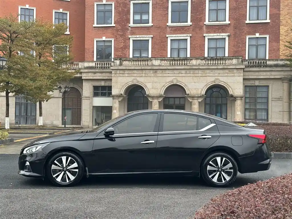 Nissan Nissan Altima 2020 Facelift 2.0L XL Upper Intelligent Driving Edition 2020 - thumbnail 13