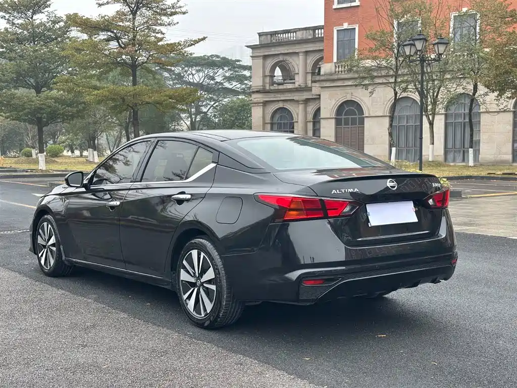 Nissan Nissan Altima 2020 Facelift 2.0L XL Upper Intelligent Driving Edition 2020 - thumbnail 16