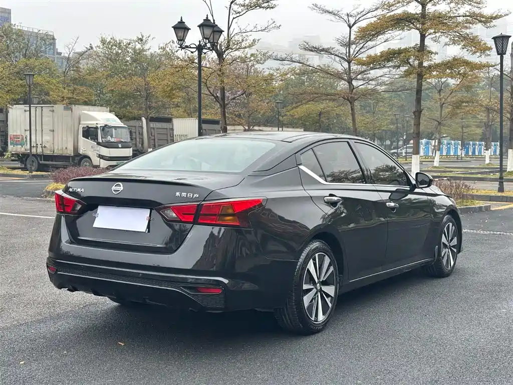 Nissan Nissan Altima 2020 Facelift 2.0L XL Upper Intelligent Driving Edition 2020 - thumbnail 18