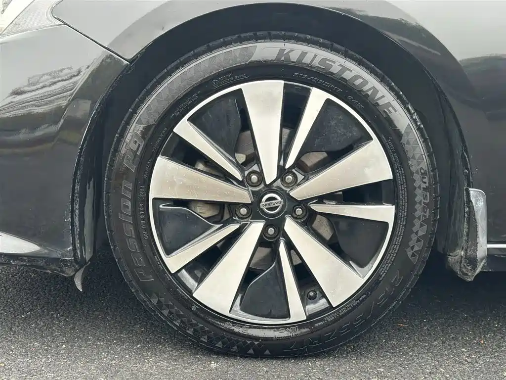 Nissan Nissan Altima 2020 Facelift 2.0L XL Upper Intelligent Driving Edition 2020 - thumbnail 19