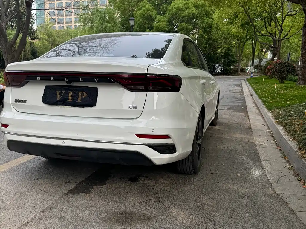 Geely Auto Geely Emgrand 2022 4th Generation 1.5L CVT Luxury 2022 - thumbnail 14