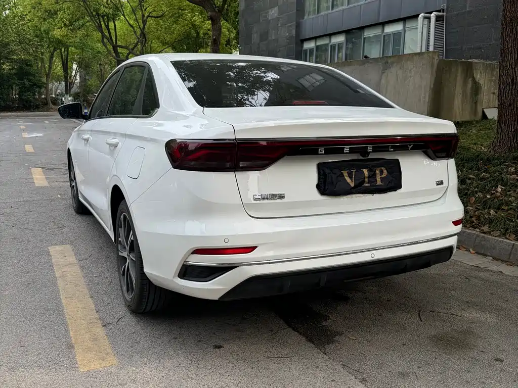 Geely Auto Geely Emgrand 2022 4th Generation 1.5L CVT Luxury 2022 - thumbnail 16