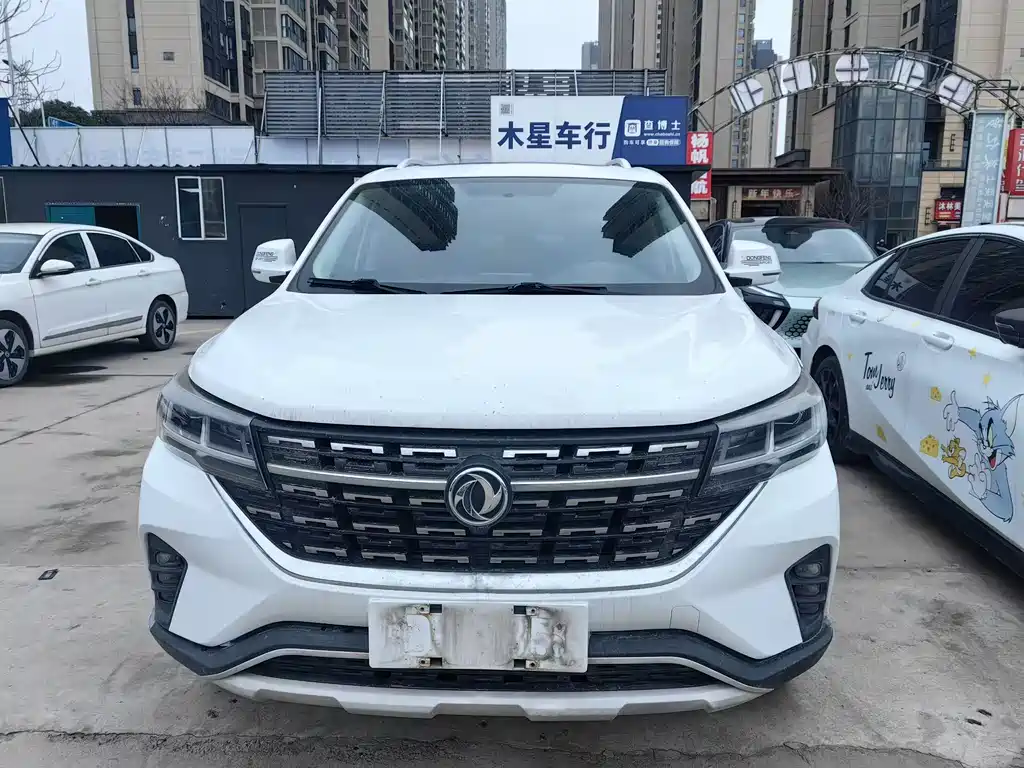 Dongfeng Fengxing Forthing T5L 2019 1.5T CVT Luxury 7-Seater 2020 - thumbnail 2