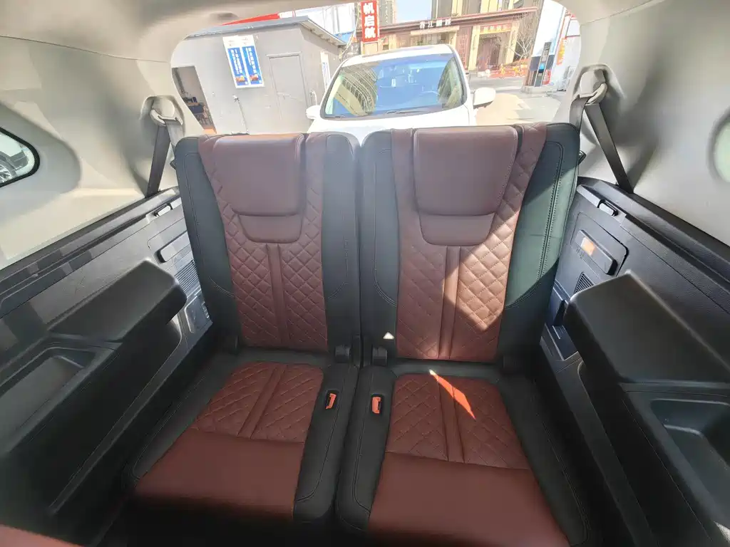 Dongfeng Fengxing Forthing T5L 2019 1.5T CVT Luxury 7-Seater 2020 - thumbnail 11