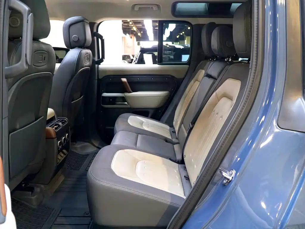 Land Rover Land Rover Defender 2022 110 P400 X-Dynamic HSE 2021 - thumbnail 6