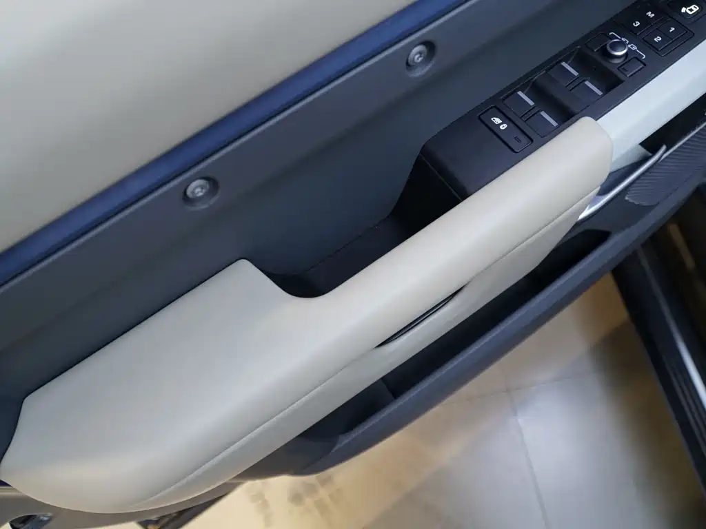 Land Rover Land Rover Defender 2022 110 P400 X-Dynamic HSE 2021 - thumbnail 13