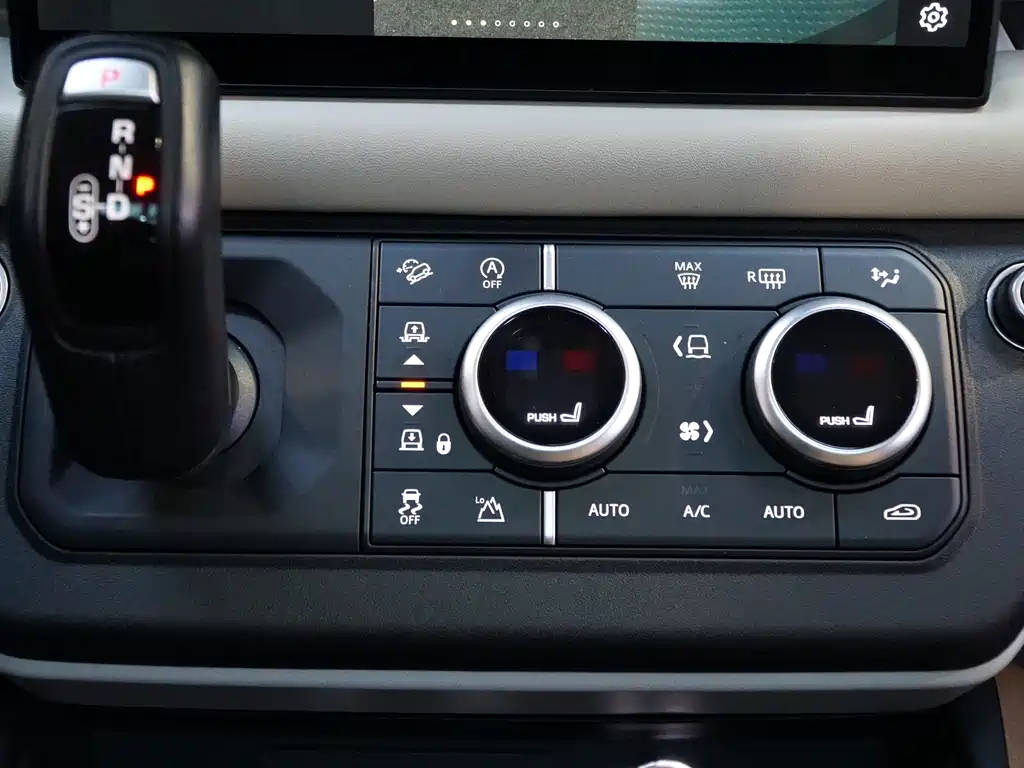 Land Rover Land Rover Defender 2022 110 P400 X-Dynamic HSE 2021 - thumbnail 16