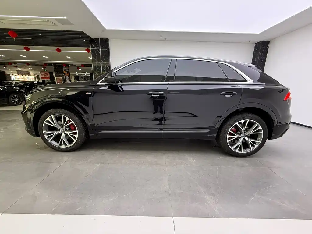 Audi Audi Q8 55 TFSI 2020 - thumbnail 5