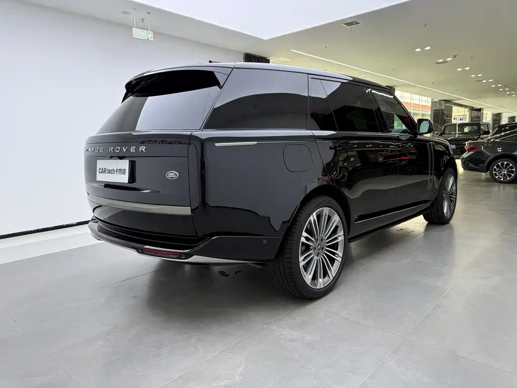 Land Rover Range Rover 2023 3.0 L6 400PS Vogue SE LWB 7-Seater 2023 - thumbnail 3