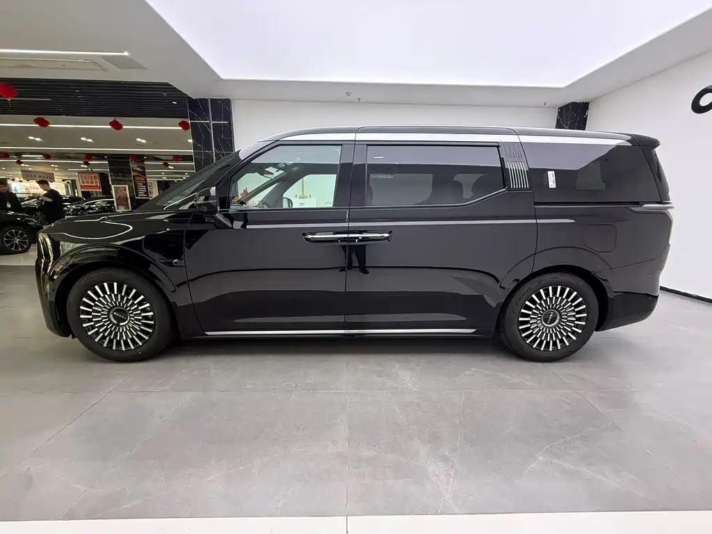 Zeekr Zeekr 009 2024 6-Seat Executive Edition AWD 108kWh 2025 - thumbnail 6