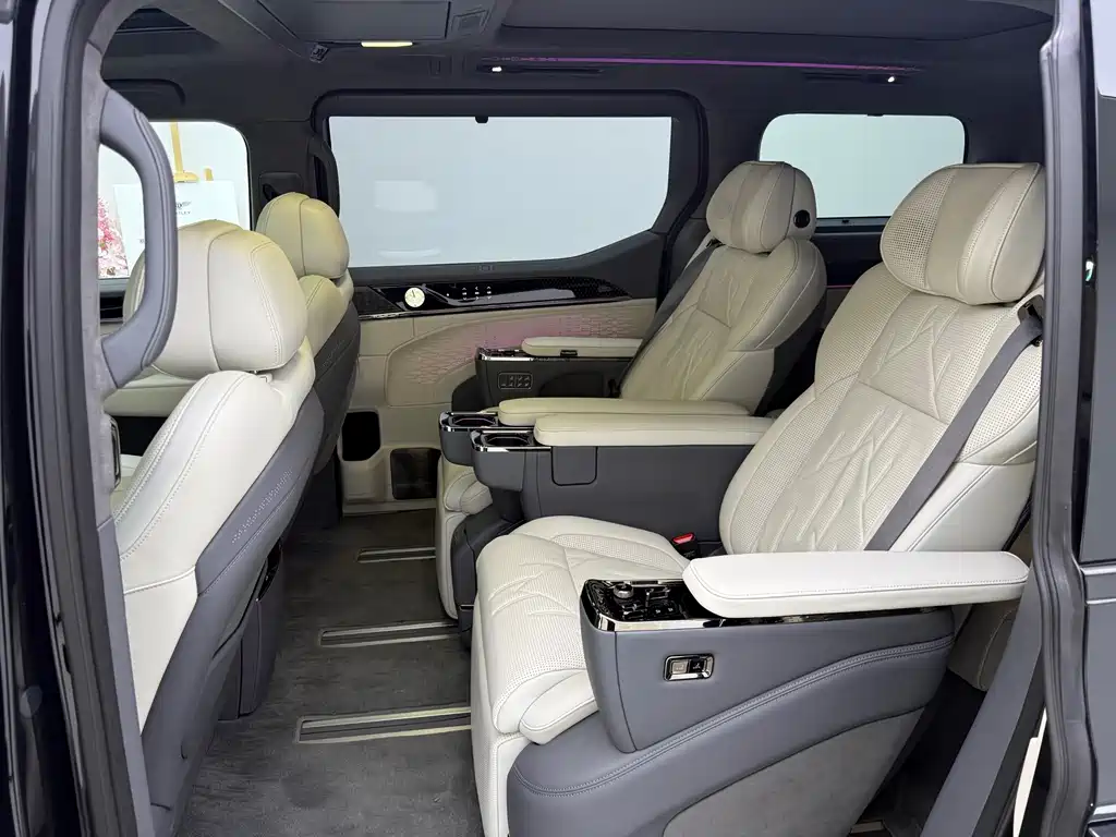 Zeekr Zeekr 009 2024 6-Seat Executive Edition AWD 108kWh 2025 - thumbnail 15
