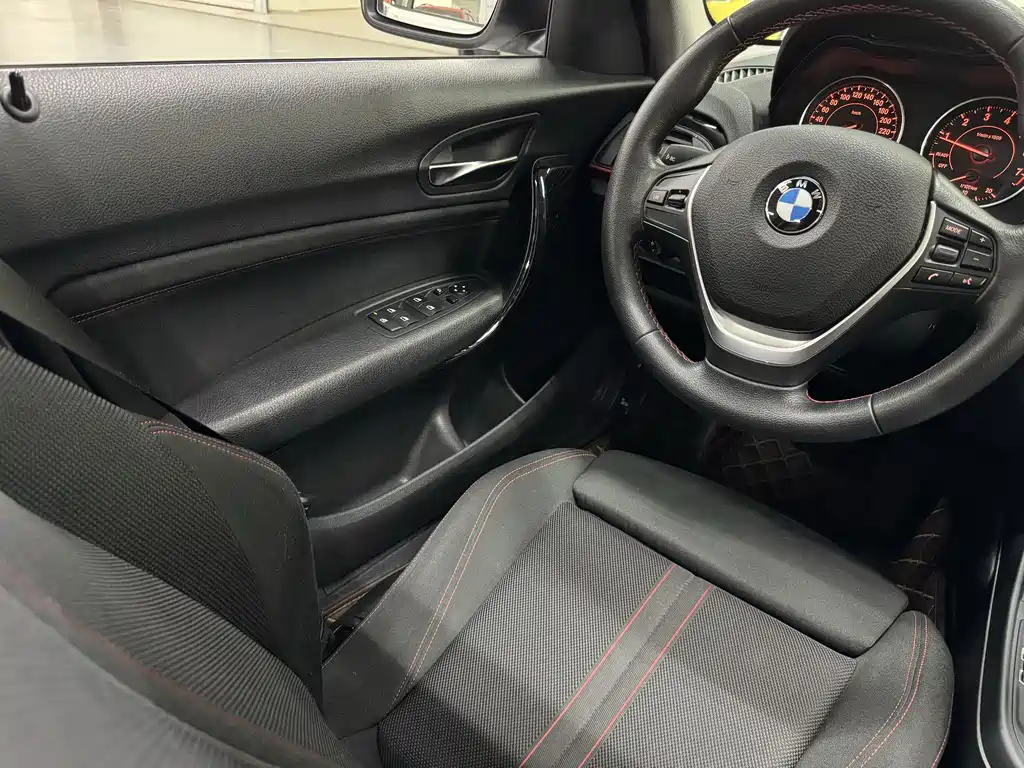 BMW BMW 1 Series 2015 120i M Sport Package 2016 - thumbnail 13