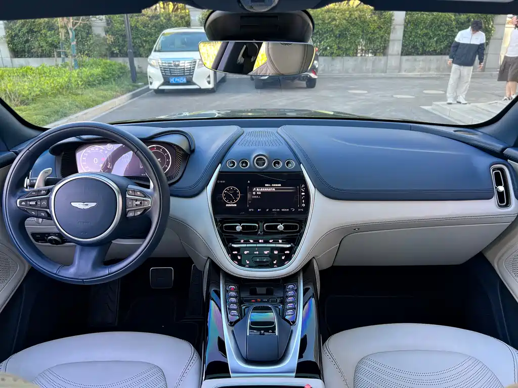 Aston Martin Aston Martin DBX 2023 4.0T V8 2024 - thumbnail 17