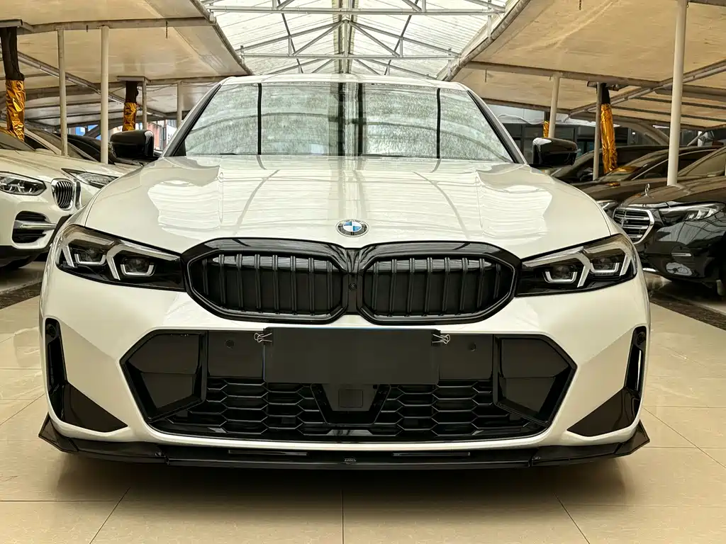 BMW BMW 3 Series 2025 330i M Sport Night Edition 2025 - thumbnail 2