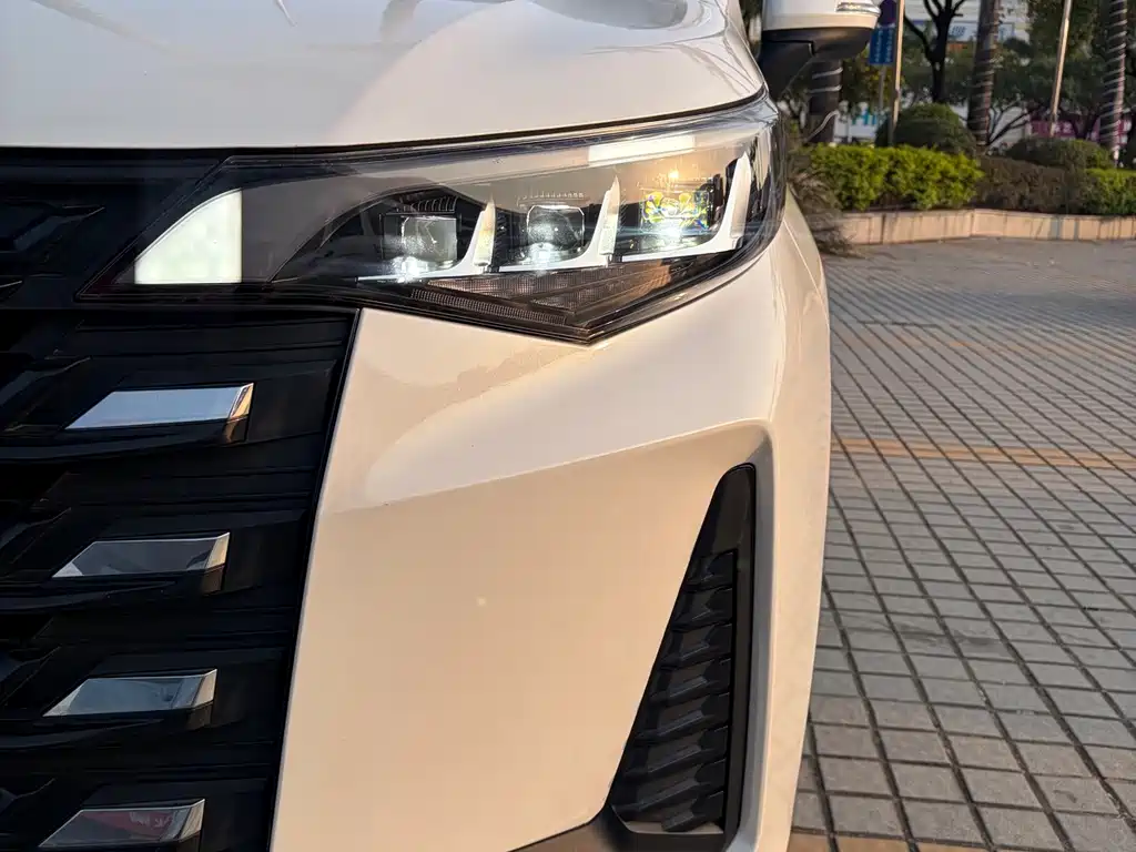 GAC Trumpchi GAC Trumpchi M6 2023 PRO 270T DCT Luxury 2022 - thumbnail 4