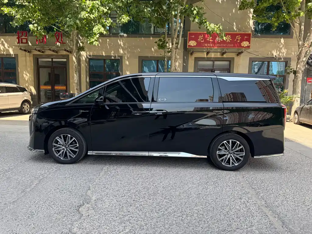 GAC Trumpchi GAC Trumpchi M8 2024 Master Series 400T Prestige Edition 2024 - thumbnail 5