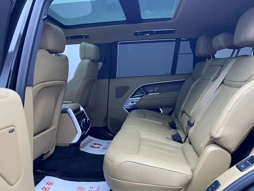 Land Rover Land Rover Range Rover 2024 3.0 L6 400PS Vogue Extended Wheelbase 7-Seater 2024 - thumbnail 9