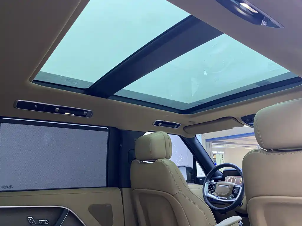 Land Rover Land Rover Range Rover 2024 3.0 L6 400PS Vogue Extended Wheelbase 7-Seater 2024 - thumbnail 14