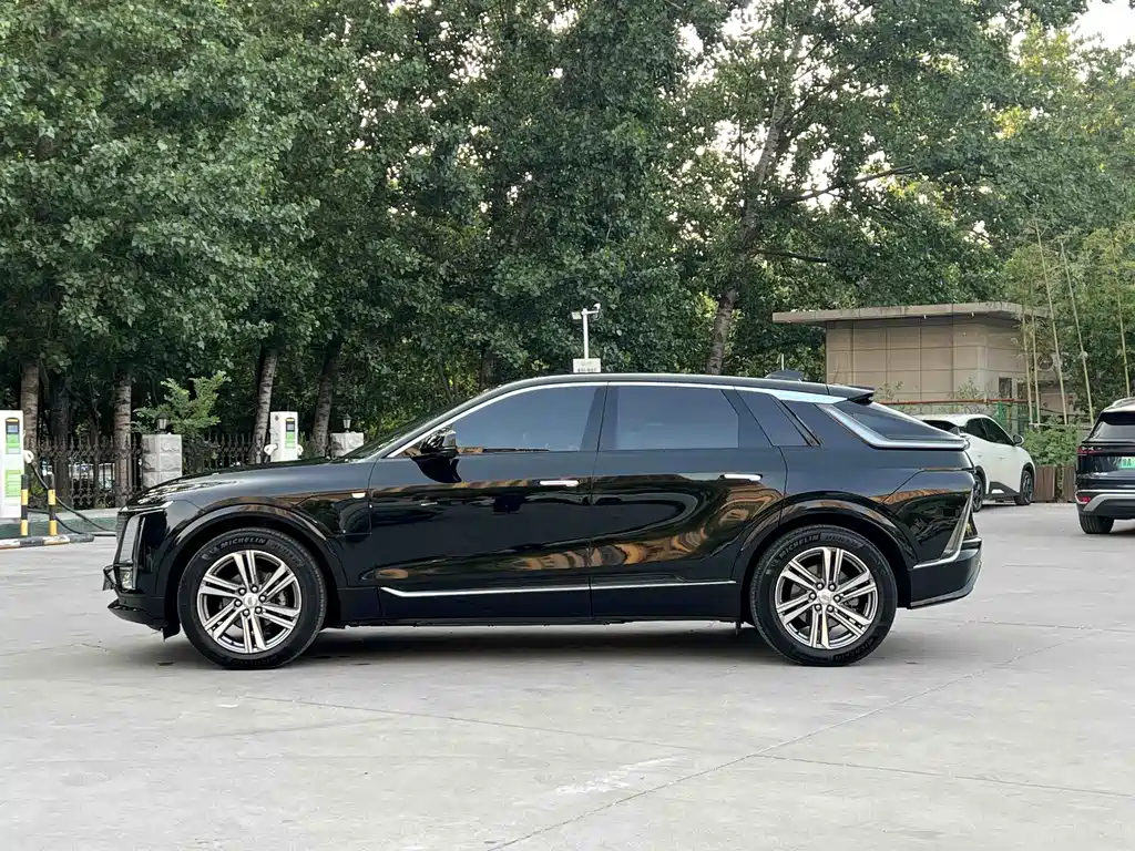 Cadillac Cadillac Lyriq RWD Standard Range Luxury 2024 - thumbnail 4