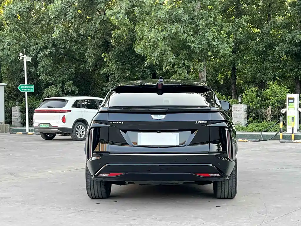 Cadillac Cadillac Lyriq RWD Standard Range Luxury 2024 - thumbnail 6