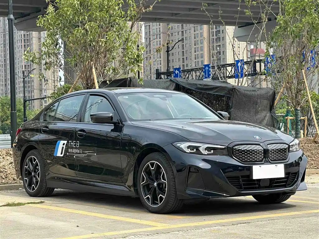 BMW BMW i3 eDrive 40 L Night Edition 2025 - thumbnail 8
