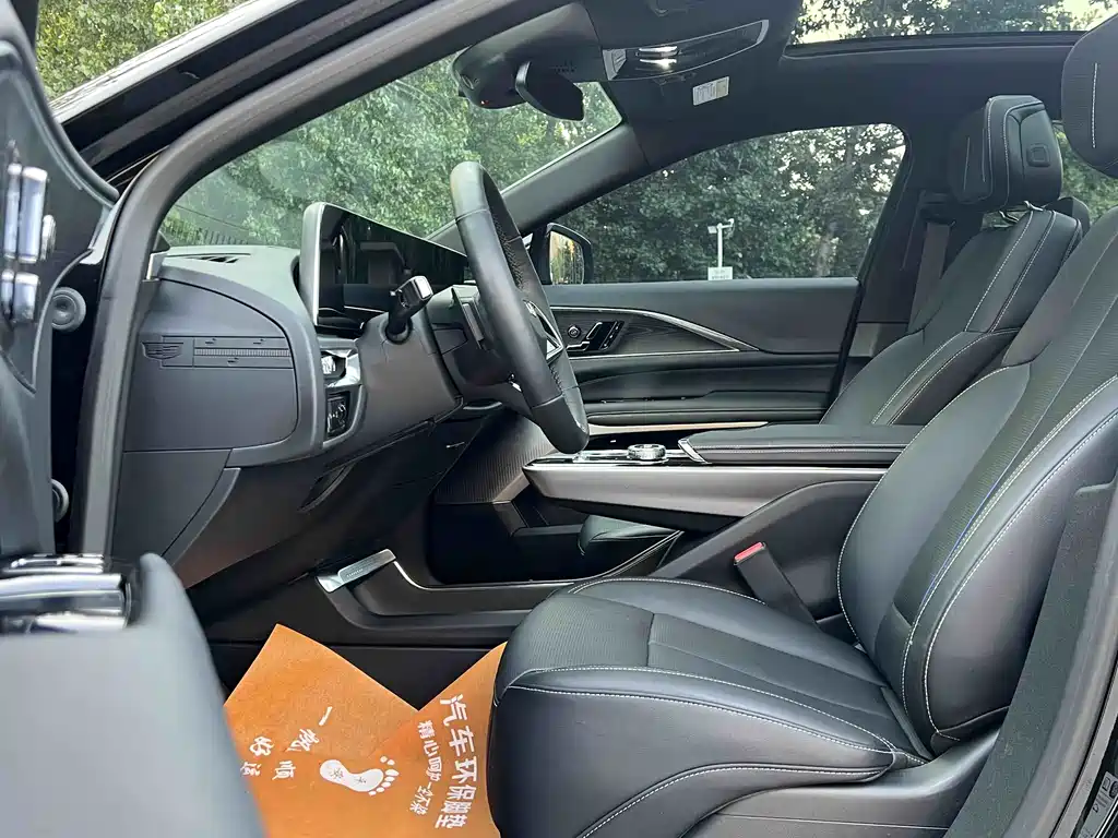 Cadillac Cadillac Lyriq RWD Standard Range Luxury 2024 - thumbnail 8