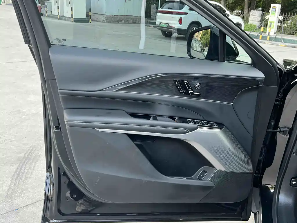 Cadillac Cadillac Lyriq RWD Standard Range Luxury 2024 - thumbnail 17