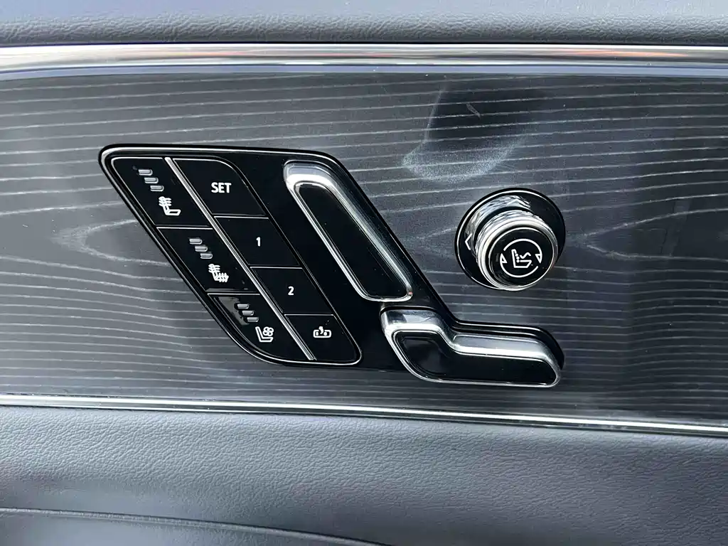 Cadillac Cadillac Lyriq RWD Standard Range Luxury 2024 - thumbnail 18