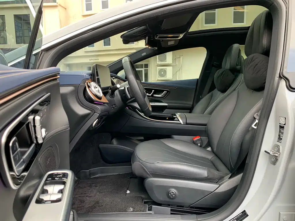Mercedes-Benz Mercedes-Benz EQE 2022 350 Pioneer Edition 2023 - thumbnail 14