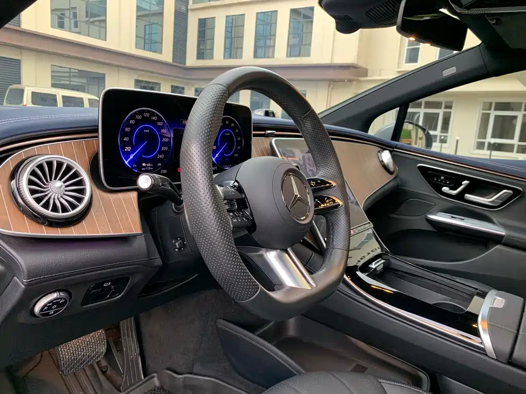 Mercedes-Benz Mercedes-Benz EQE 2022 350 Pioneer Edition 2023 - thumbnail 18