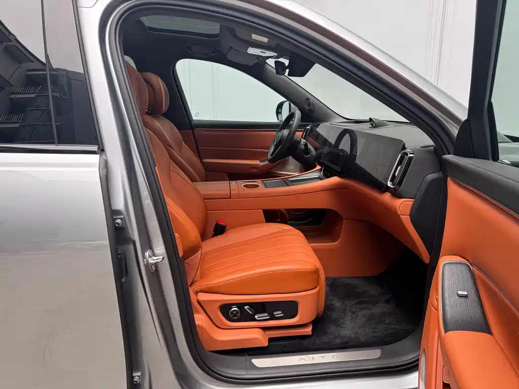 AITO AITO M8 2025 EREV Ultra 53.4kWh 5-Seater 2026 - thumbnail 8