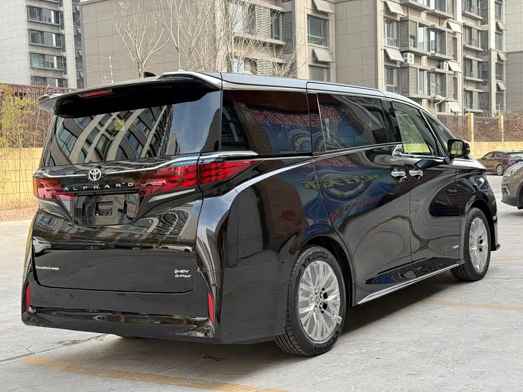 Toyota Alphard 2025 Hybrid 2.5L Zhenxiang Gold Edition 2026 - thumbnail 5