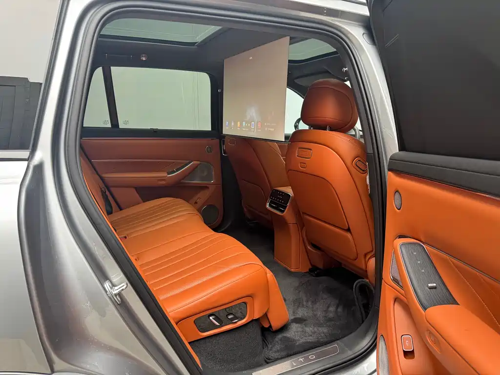 AITO AITO M8 2025 EREV Ultra 53.4kWh 5-Seater 2026 - thumbnail 12