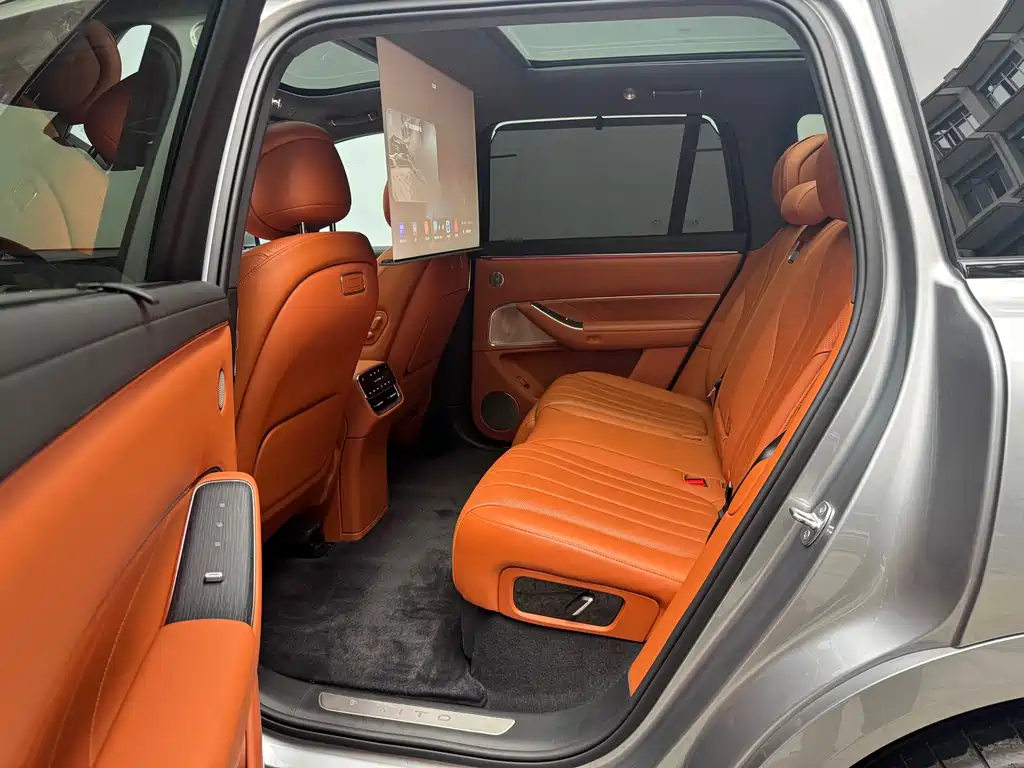 AITO AITO M8 2025 EREV Ultra 53.4kWh 5-Seater 2026 - thumbnail 13