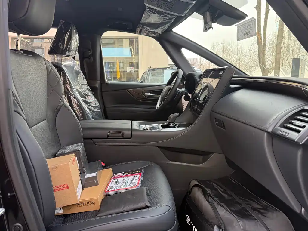 Toyota Alphard 2025 Hybrid 2.5L Zhenxiang Gold Edition 2026 - thumbnail 12