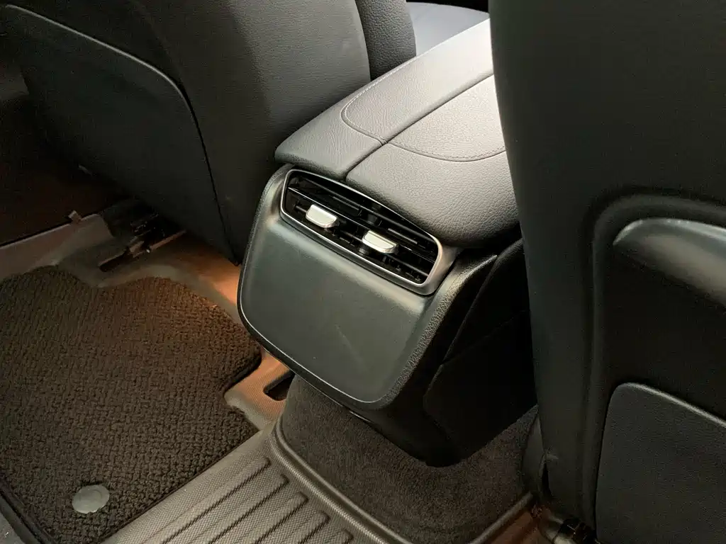 Mercedes-Benz Mercedes-Benz EQE 2022 350 Pioneer Edition 2023 - thumbnail 30