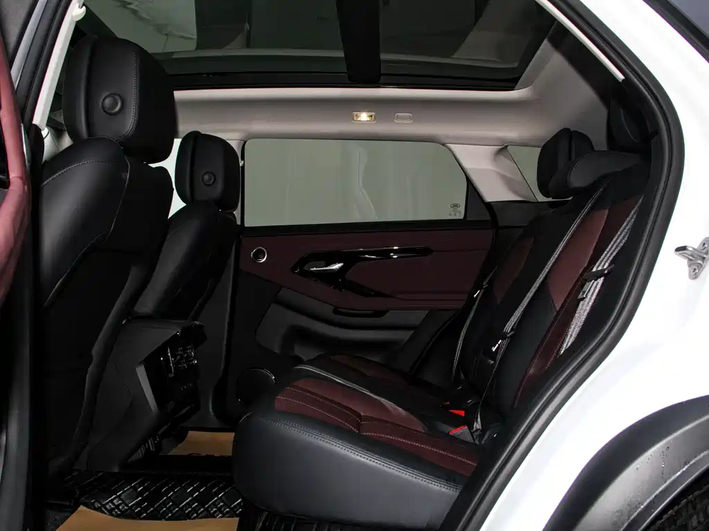 Land Rover Range Rover Evoque L SE 2025 - thumbnail 4