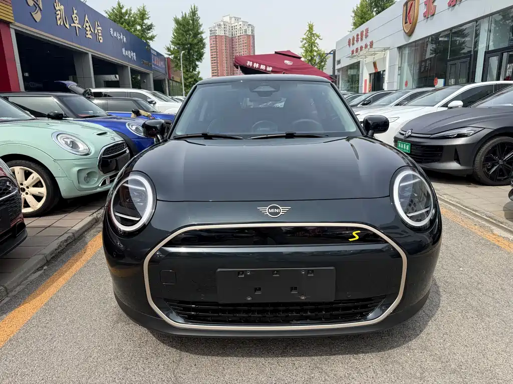 MINI MINI COOPER 2024 452km COOPER SE Artist 2025 - thumbnail 2