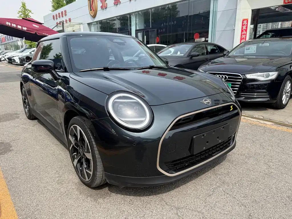 MINI MINI COOPER 2024 452km COOPER SE Artist 2025 - thumbnail 3
