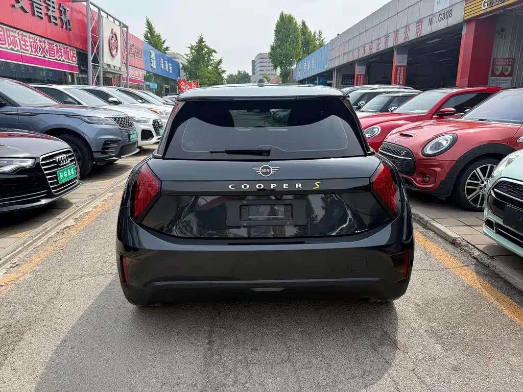 MINI MINI COOPER 2024 452km COOPER SE Artist 2025 - thumbnail 5