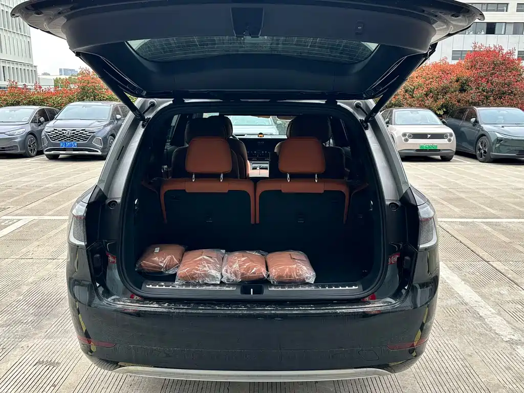 AITO AITO M9 2025 EREV Ultra 52kWh 6-Seater (192-line LiDAR) 2026 - thumbnail 12