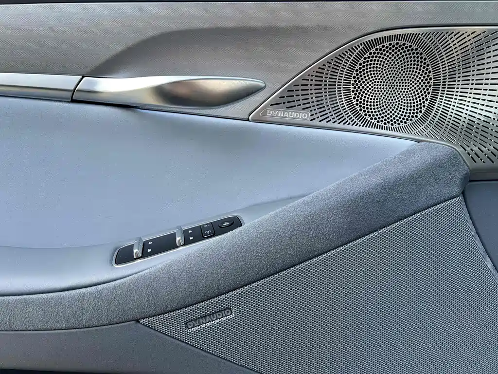 Voyah Auto Voyah Zhuiguang 2023 AWD Flagship Edition 2024 - thumbnail 11