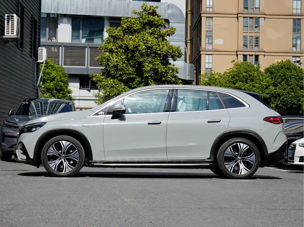 Mercedes-Benz Mercedes-Benz EQE SUV 350 4MATIC Luxury 2025 - thumbnail 3