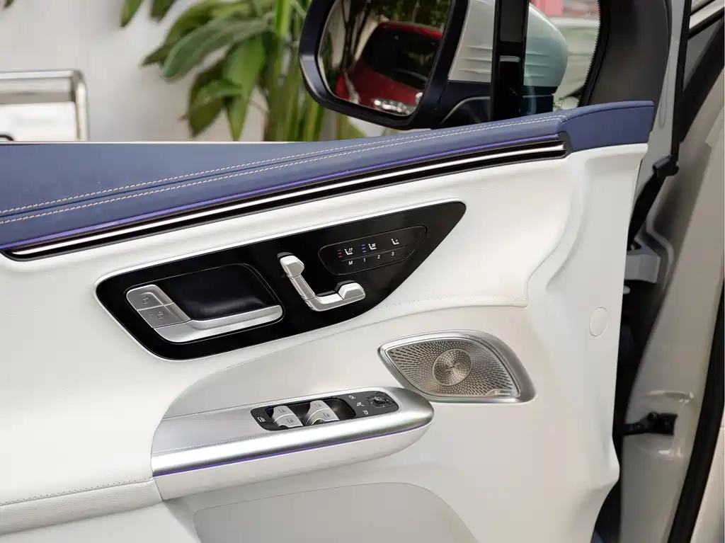 Mercedes-Benz Mercedes-Benz EQE SUV 350 4MATIC Luxury 2025 - thumbnail 16