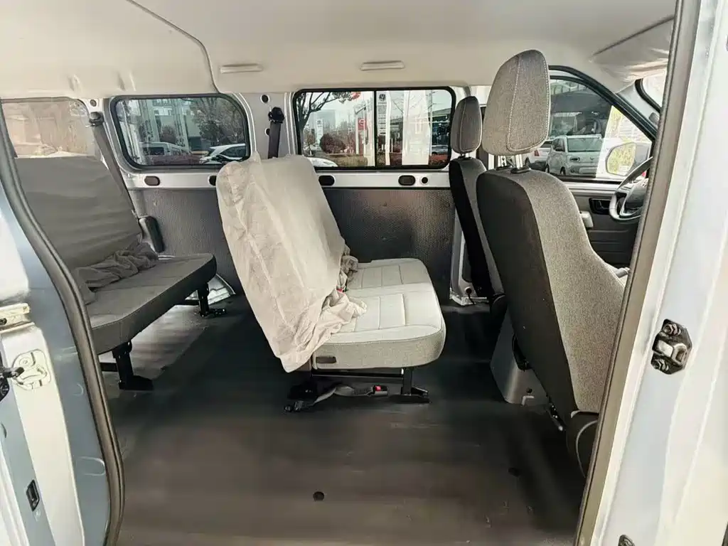 Wuling Motors Wuling Yangguang 2026 440km Bus Comfort 6-Seater 2026 - thumbnail 5