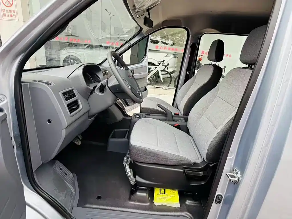Wuling Motors Wuling Yangguang 2026 440km Bus Comfort 6-Seater 2026 - thumbnail 9