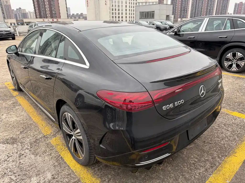 Mercedes-Benz Mercedes-Benz EQE 500 4MATIC Luxury Edition 2025 - thumbnail 6